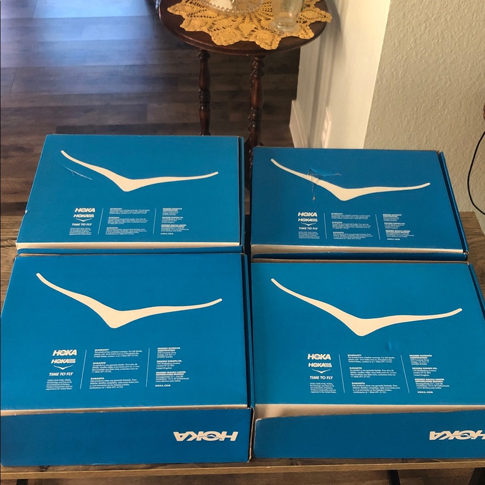 BUNDLE OF FOUR HOKA HINGED LID SHOE BOXES - Picture 13 of 16